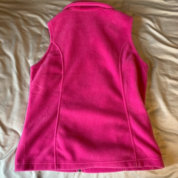 Pink fleece Columbia vest - Picture 2 of 3